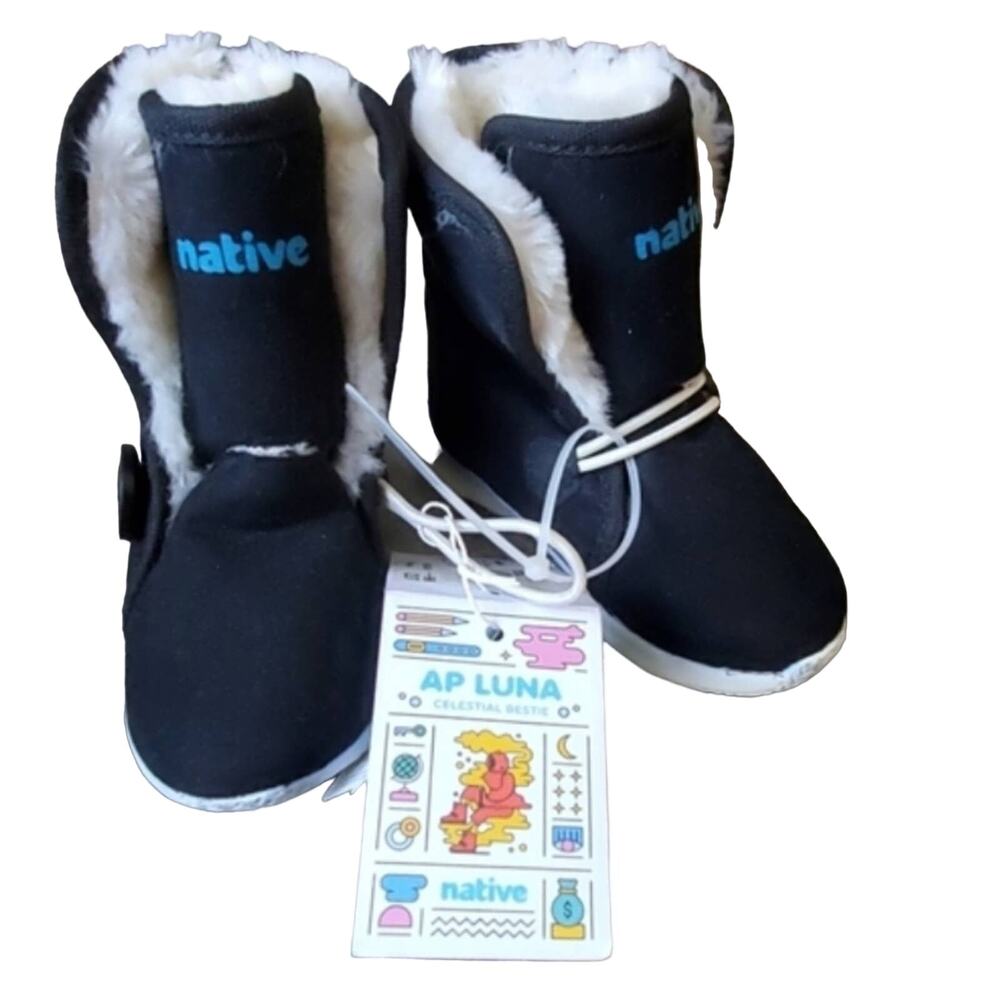 NWT Native Infant Water Repellant AP Luna Booties (6)